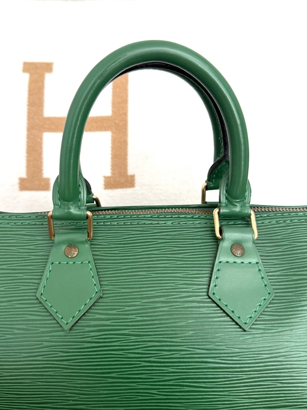 Authentic Louis Vuitton Speedy 25 green epi leather satchel bag  M43014 LV